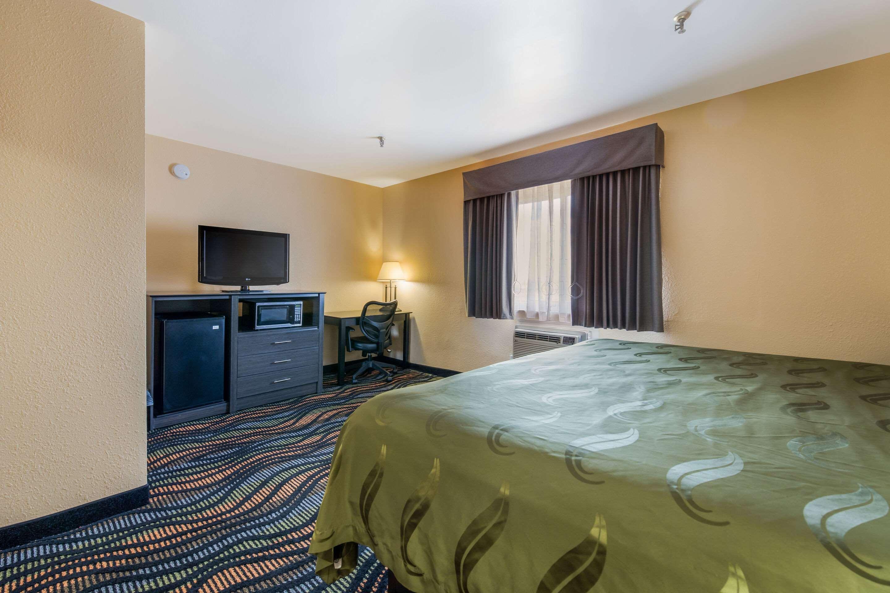 Equality Inn Рокфорд Экстерьер фото