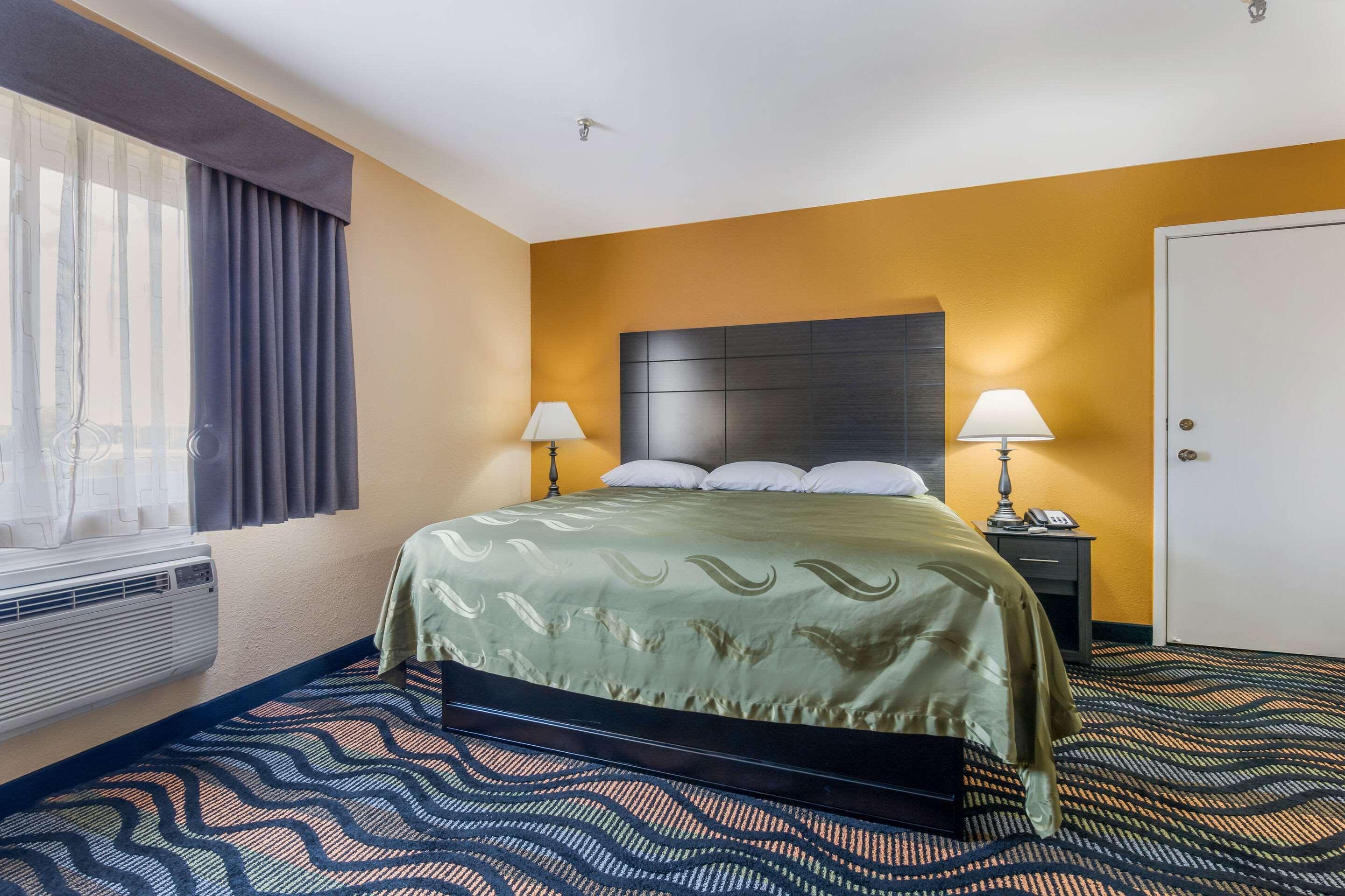 Equality Inn Рокфорд Экстерьер фото