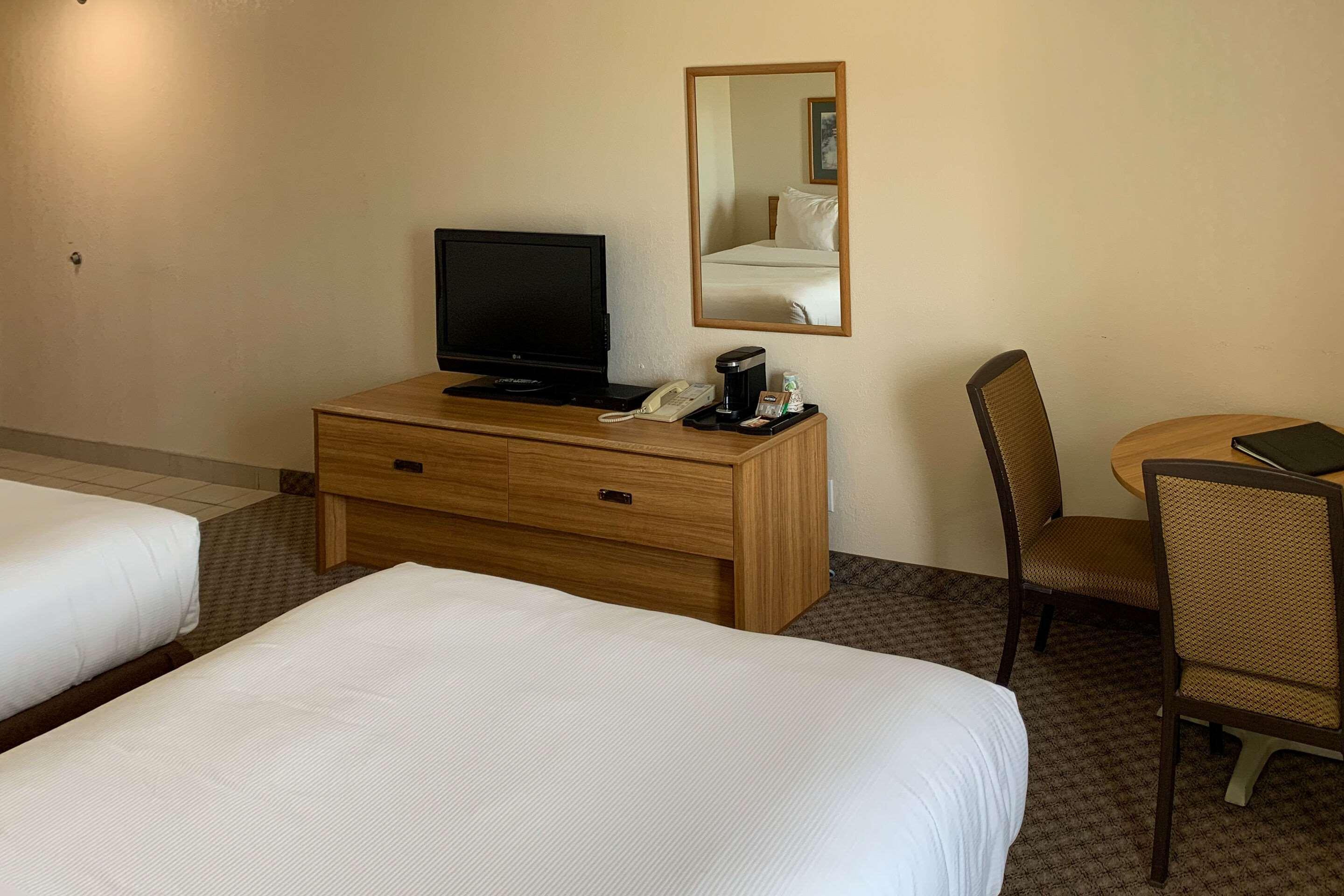 Equality Inn Рокфорд Экстерьер фото