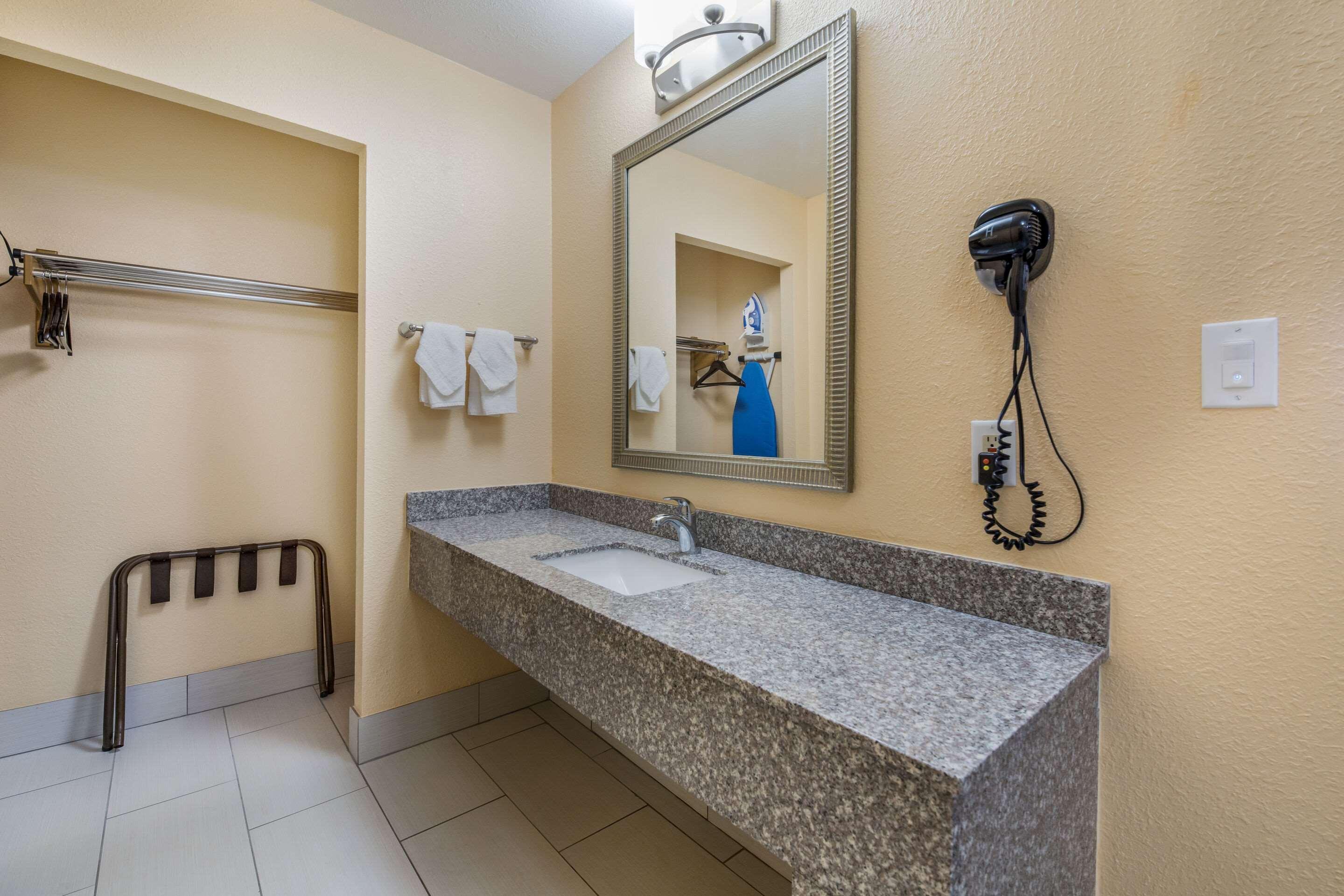 Equality Inn Рокфорд Экстерьер фото