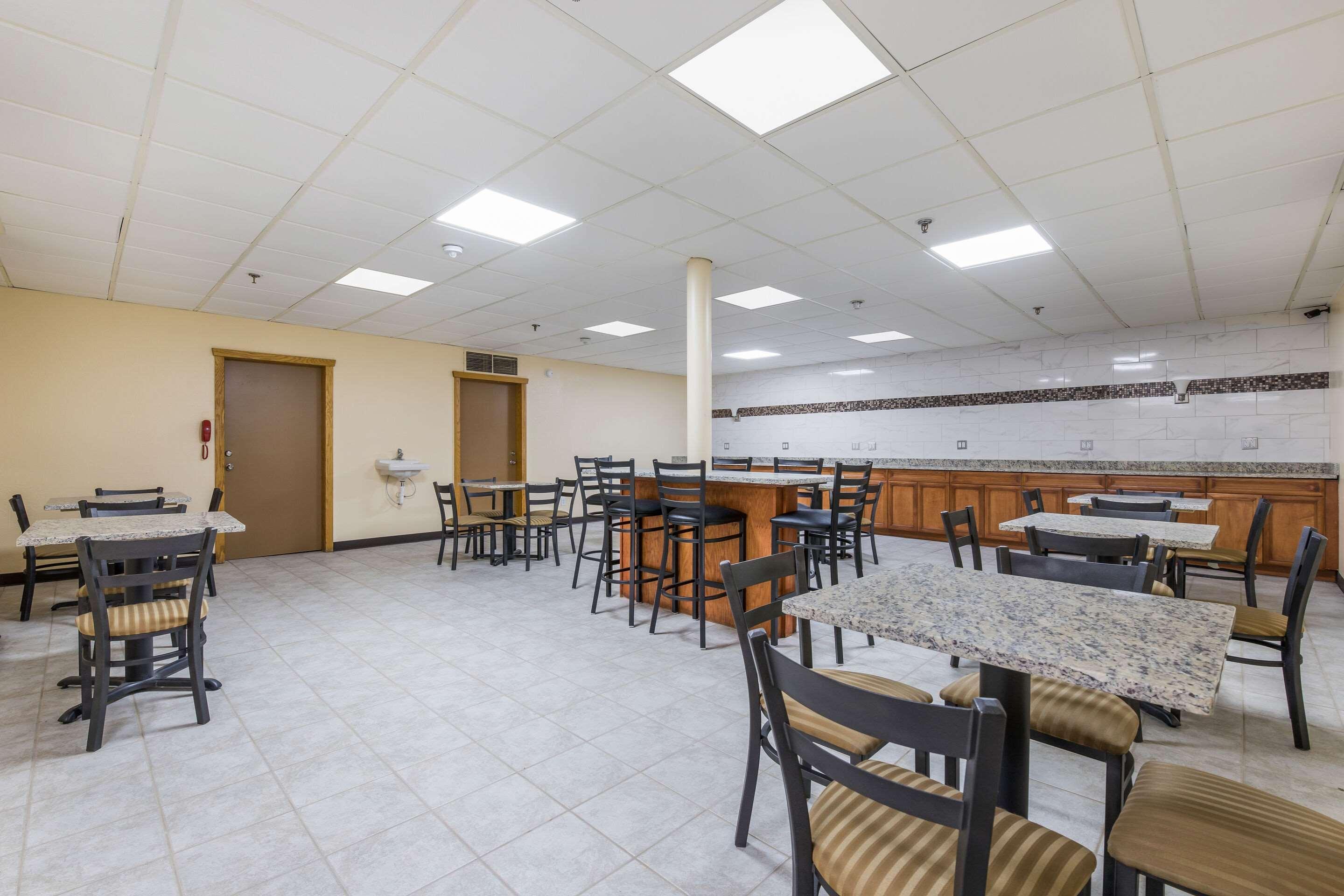 Equality Inn Рокфорд Экстерьер фото