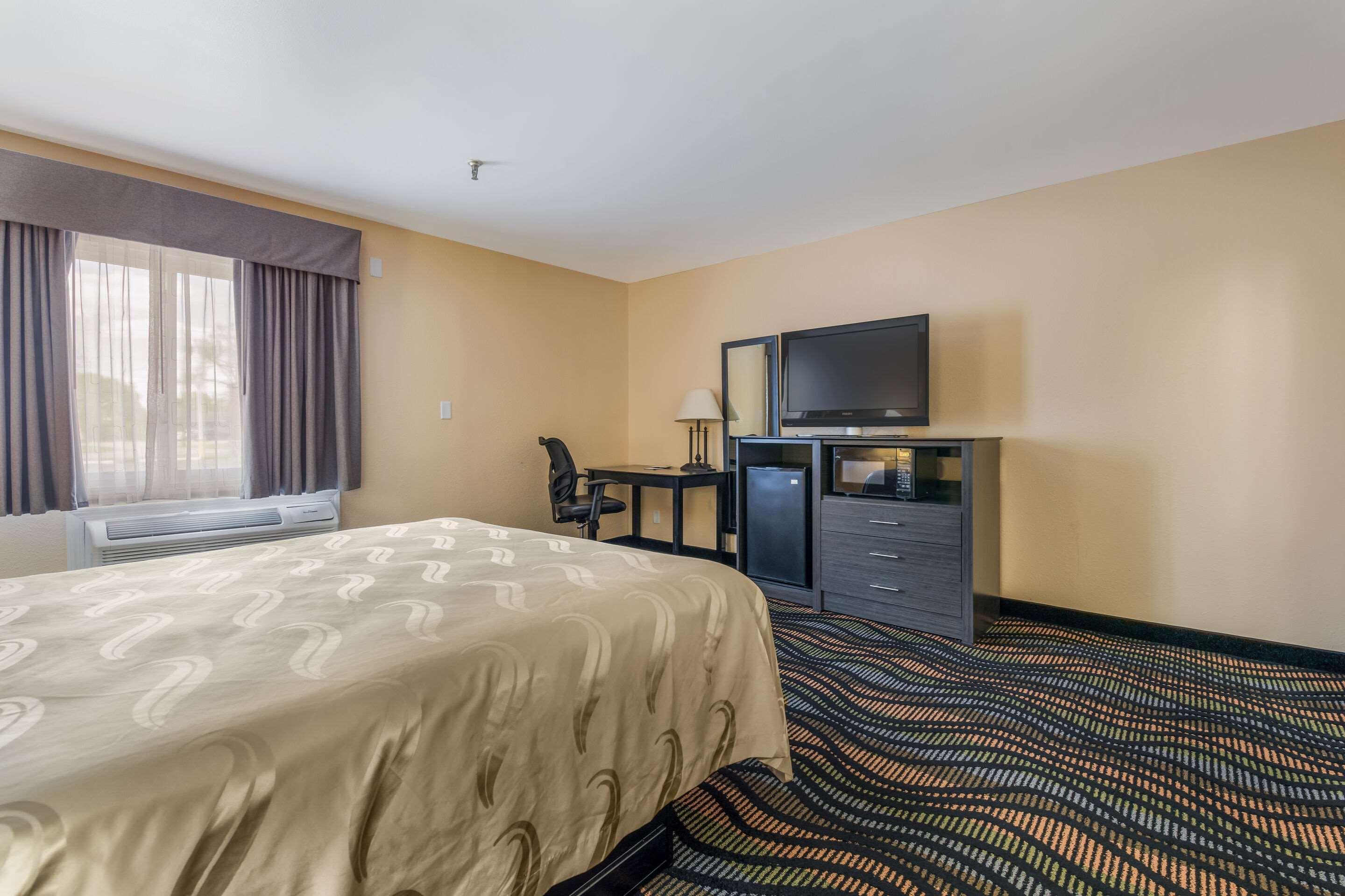 Equality Inn Рокфорд Экстерьер фото