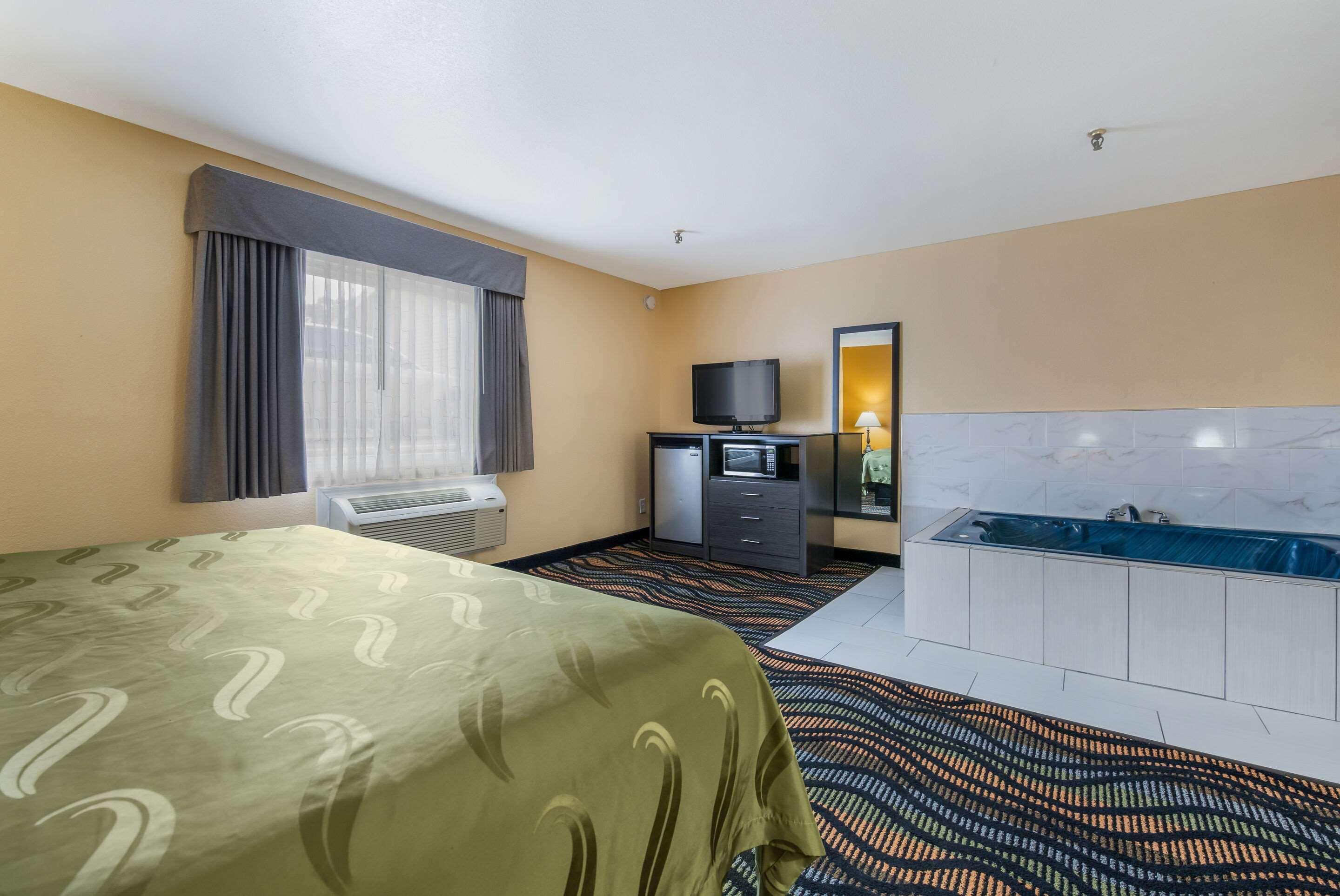 Equality Inn Рокфорд Экстерьер фото